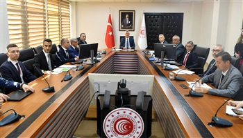 Ticaret Bakanı Ömer Bolat, Ticaret Ataşeleri ile video konferans gerçekleştirdi