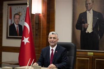 Ticaret Bakanı Ömer Bolat, Türk Eximbank'ın Temin Ettiği En Yüksek Tutarlı Sendikasyon Kredisini Değerlendirdi