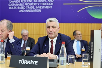 Ticaret BakanÄ± Bolat, Fransa'daki OECD Bakanlar Konseyi ToplantÄ±sÄ±'na KatÄ±ldÄ±
