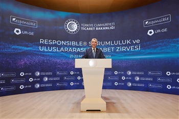 Ticaret Bakanı Ömer Bolat, Responsible/Sorumluluk ve Uluslararası Rekabet Zirvesi'nde Konuştu